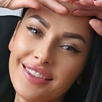 акани вайфу Голи