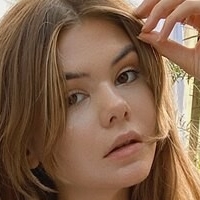 Ешли Треворт Голи