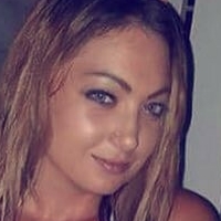 Ешли Микони Голи