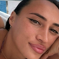 Астрид Нелсия Официал Голи