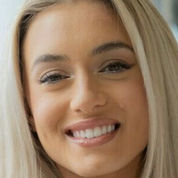 Атина Париж Голи