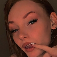 Барби в червено Голи