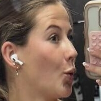 Кейли Маккей Голи