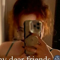 Кърли.Витч Голи