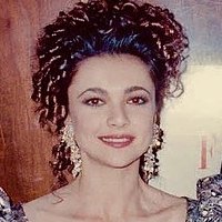 Ема Самс Голи
