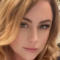 Кейли Изабела Голи