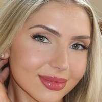Кенеди Стенек Голи