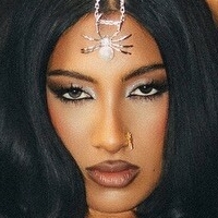 ЛАРА РАДЖ / lararajj (член на KATSEYE) Голи