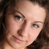 Лили Големи Гърди Голи