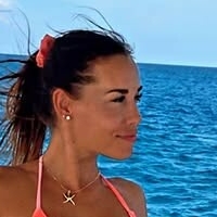 Люси Зова Голи