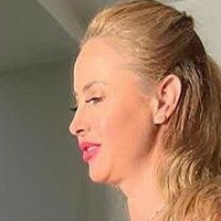 Миа Алексис Куин Голи