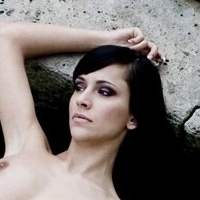 нюд ин пъблик Голи