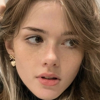 Бездушни същества на светлината Голи