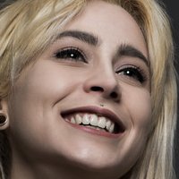 Стела Ди Пластика Голи
