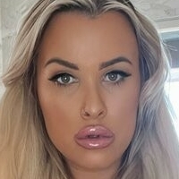 Дразнеща Тами Голи