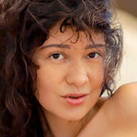 Виолет Аура Голи