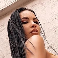 Йеси Наая Голи