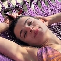 Зоуи Щайнер Голи